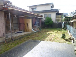 糟屋郡長者原　貸家除草工事　空家管理